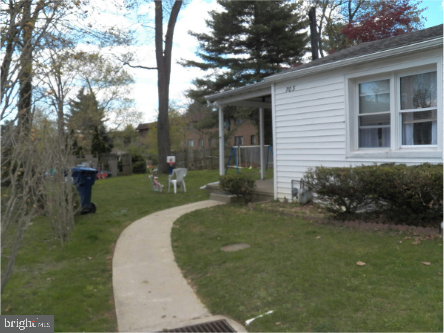 703 Raleigh Court Wallingford, PA 19086 - Photo 4 of 7 Exterior Side