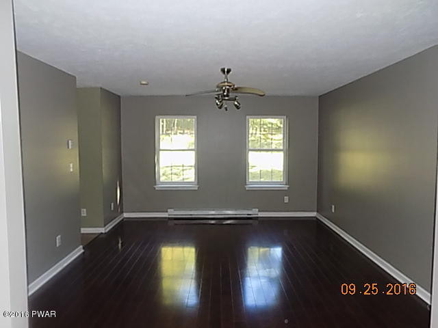 212 Ravenhill Road Tamiment, PA 18371 - Photo 3 of 12 Dining Room
