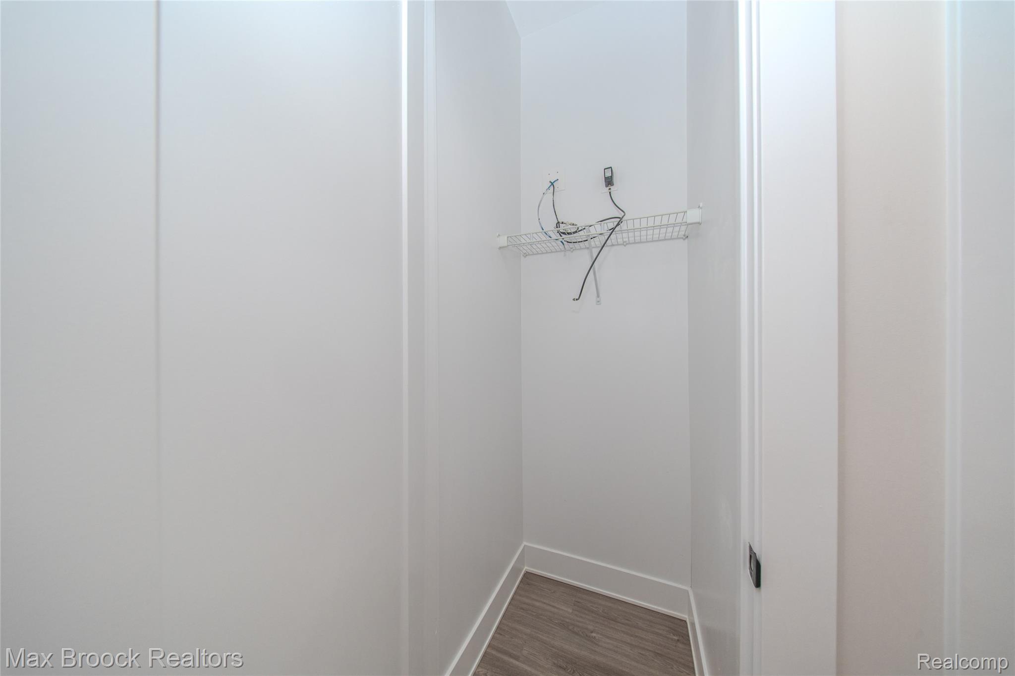 4530 Commonwealth Street, Unit 1 Detroit, MI 48208 - Photo 27 of 66 v511624_36.jpg