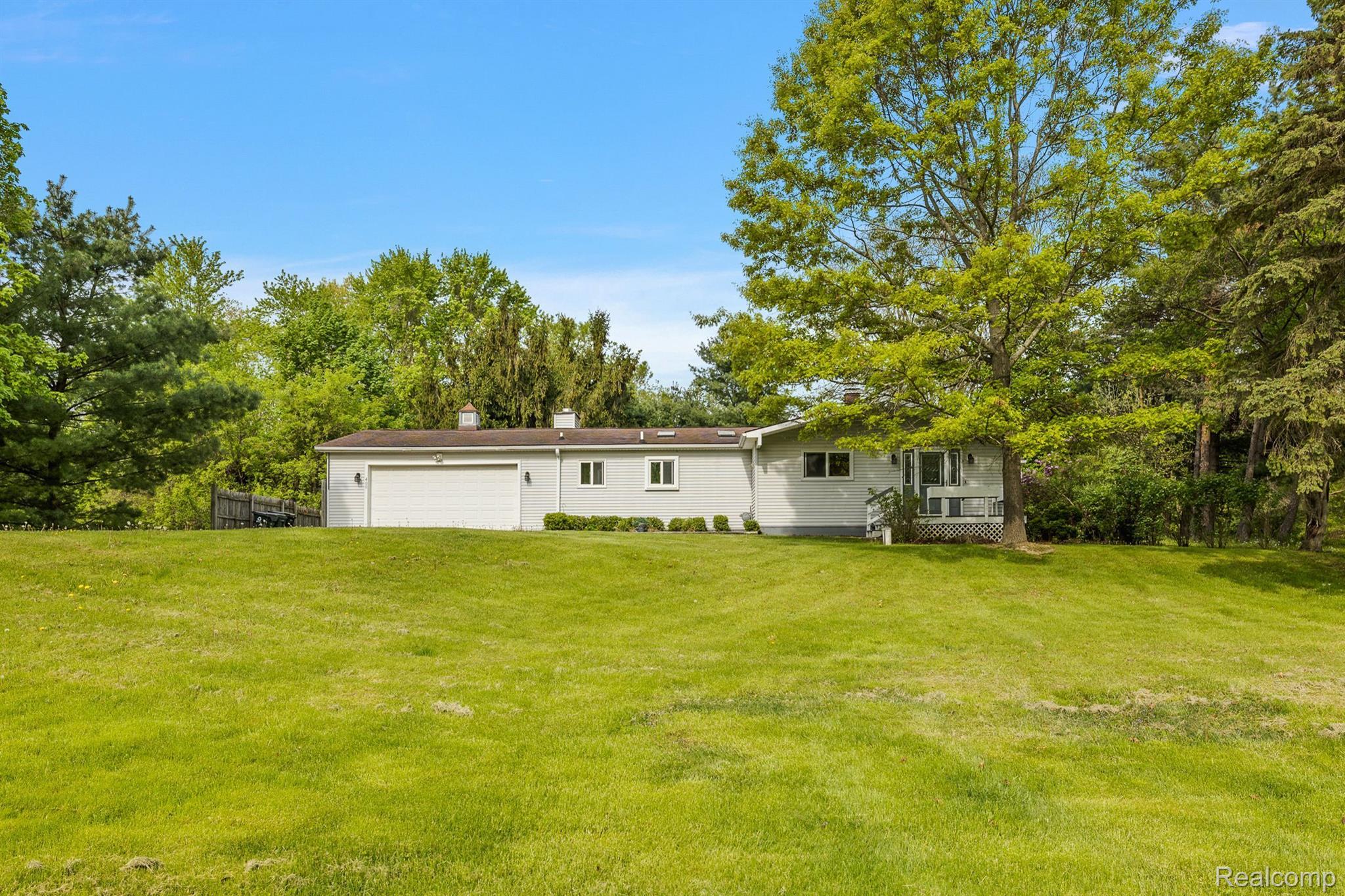 400 South Conklin Road Lake Orion, MI 48362 - Photo 3 of 46 Gallery Image 3