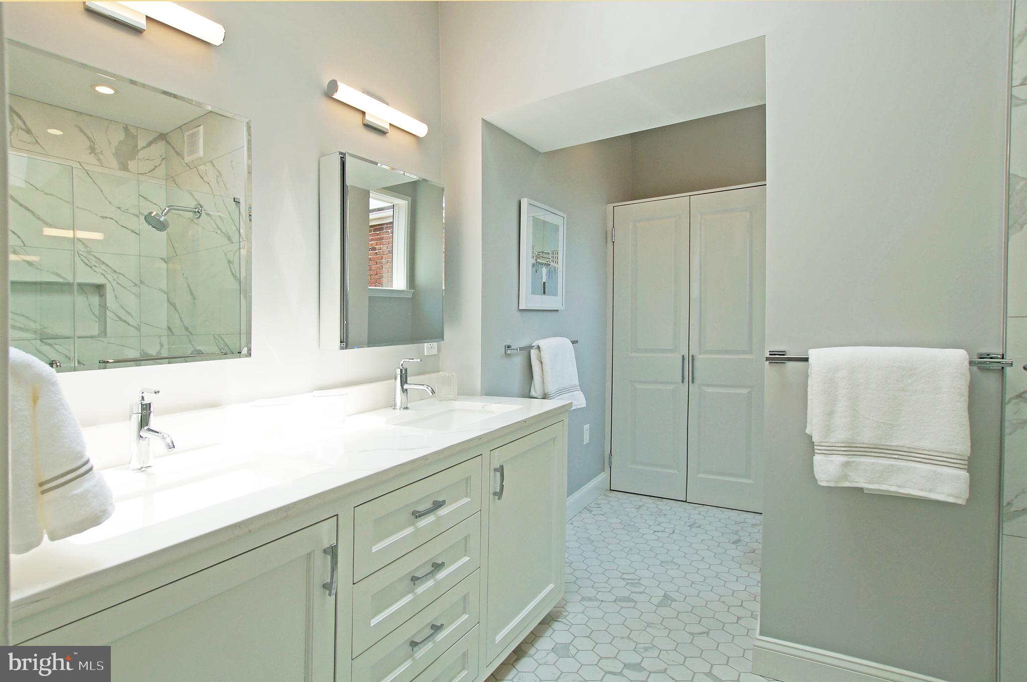 633 A Street Northeast Washington, DC 20002 - Photo 25 of 56 Suite bath with double sinks