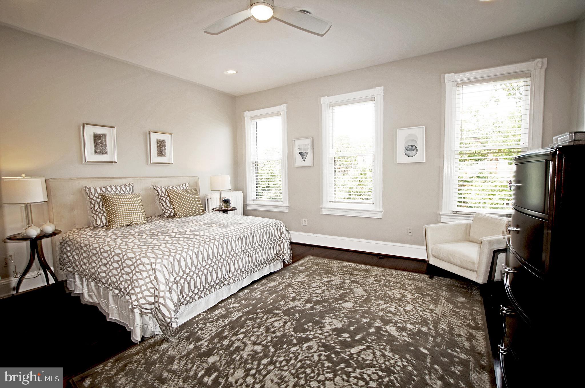 633 A Street Northeast Washington, DC 20002 - Photo 30 of 56 HUGE front bedroom