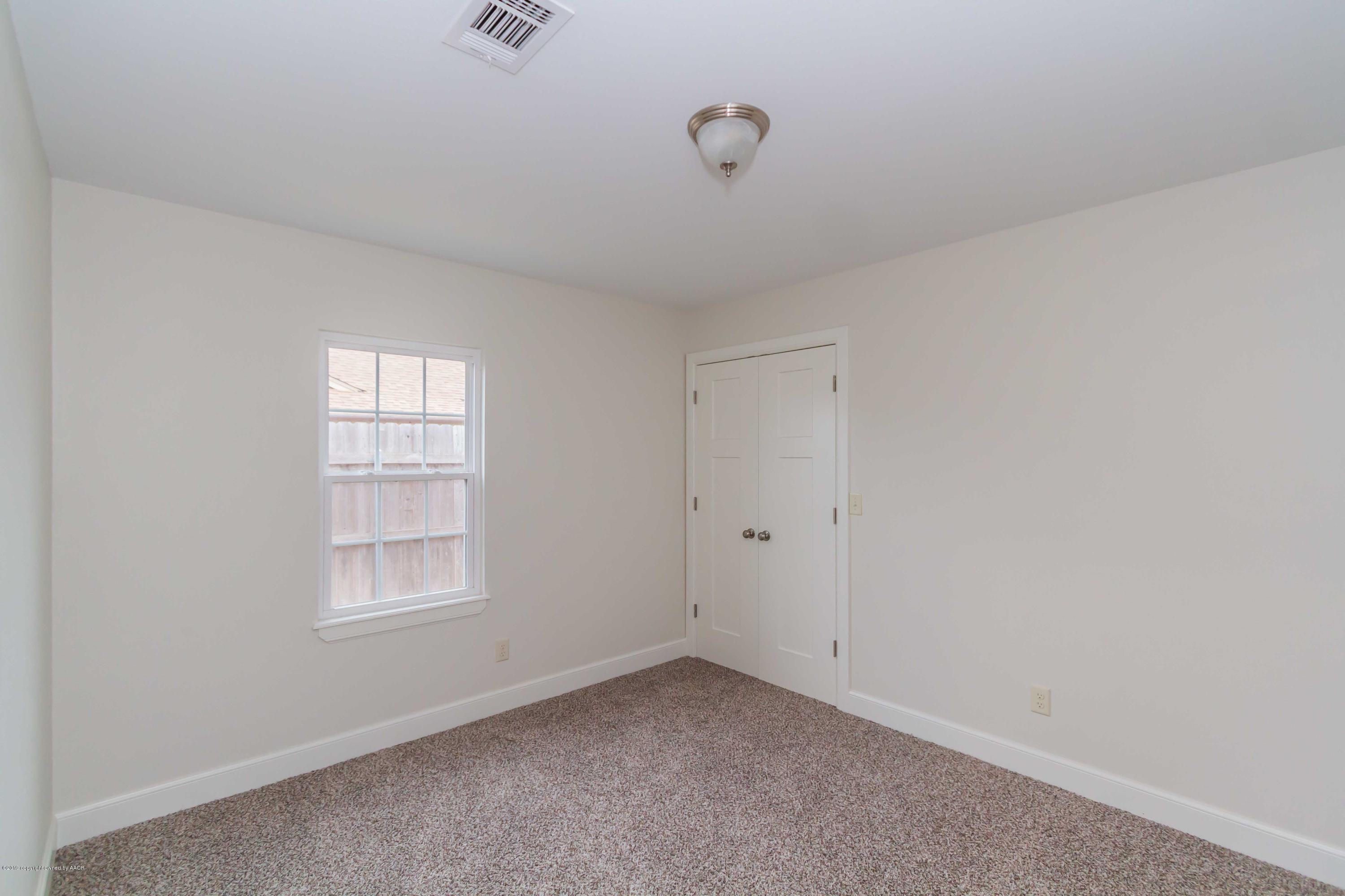 3602 South Lipscomb Street Amarillo, TX 79110 - Photo 17 of 31 an empty room with windows