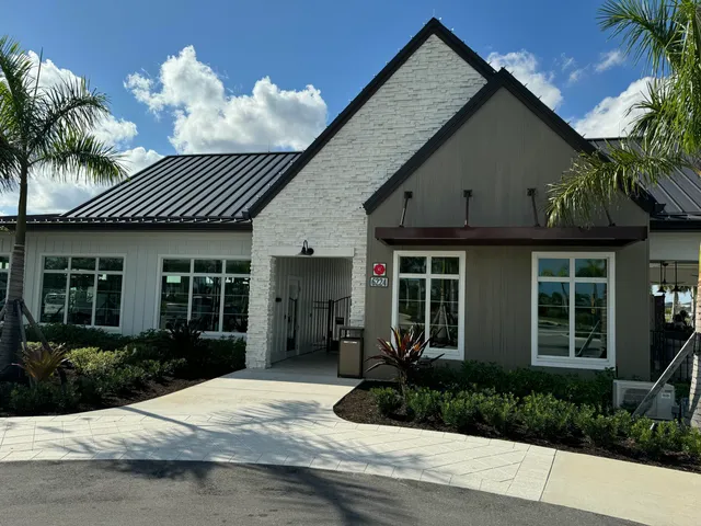$2,750 | 10445 Northwest Suncrest Loop Port, Port St. Lucie, FL 34987