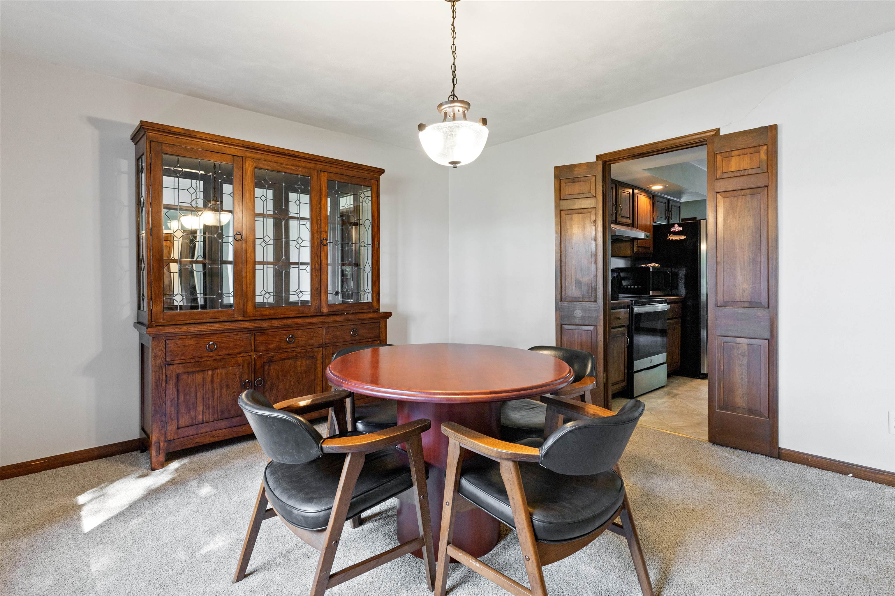2518 Mandrake Drive Rockford, IL 61108 - Photo 14 of 50 a dining room with furniture and window