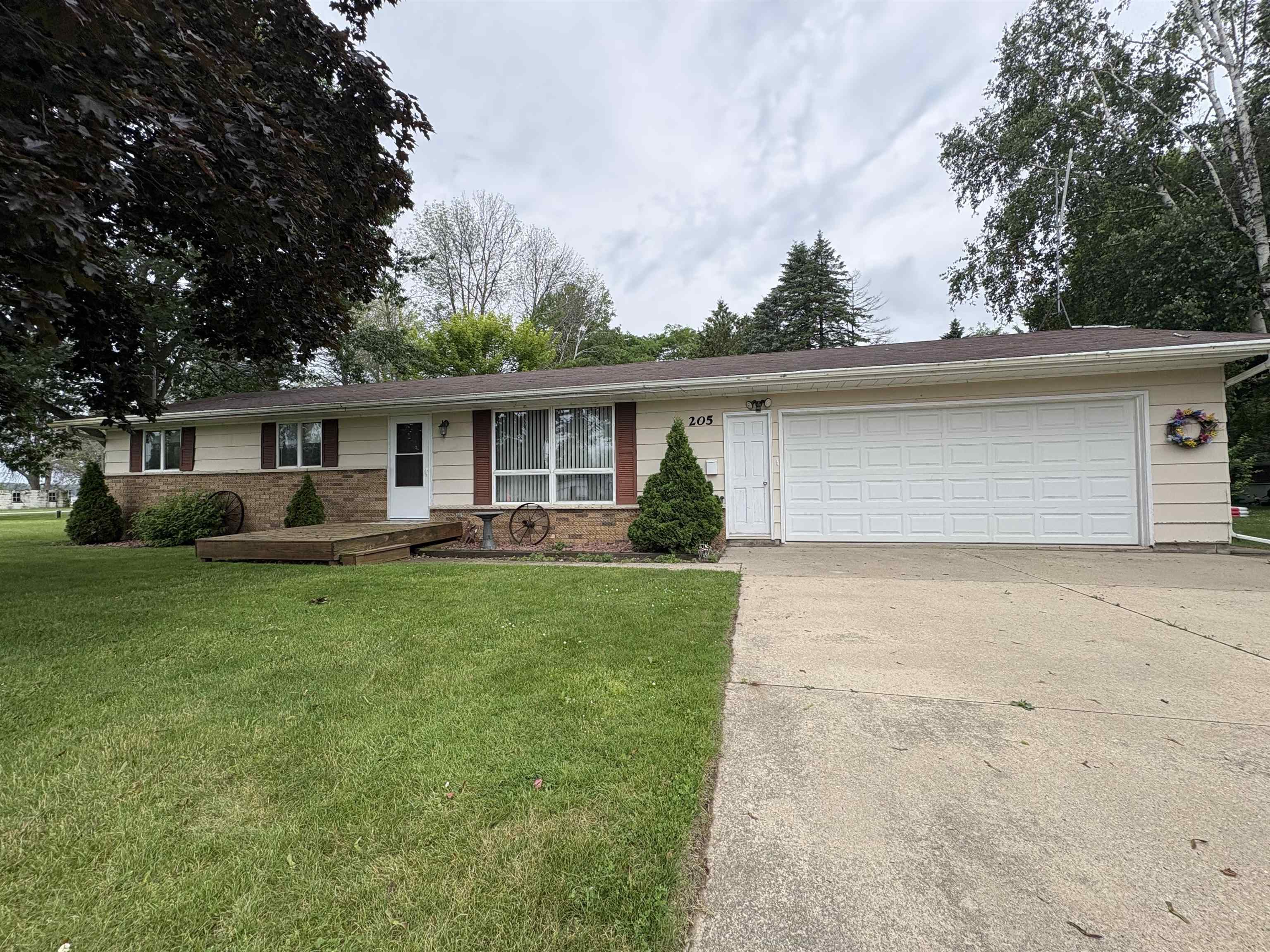 205 North Meyer Street Cecil, WI 54111 - Photo 20 of 25