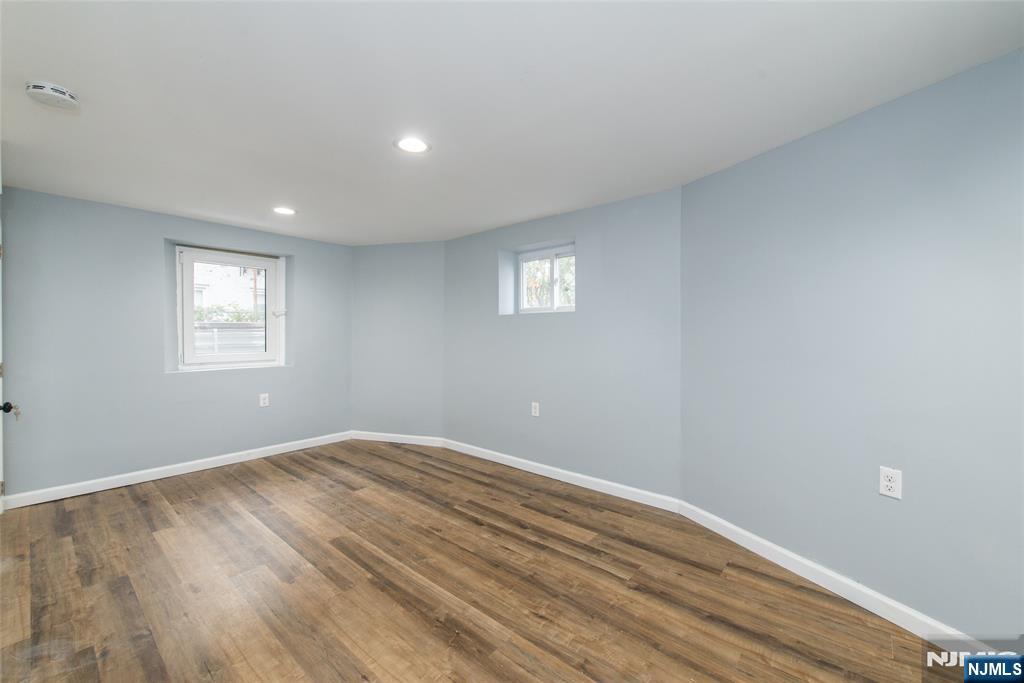 14 Grove Terrace Montclair, NJ 07042 - Photo 31 of 37