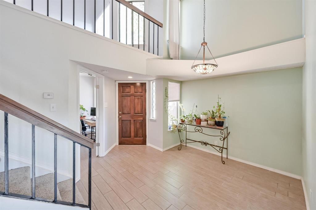 555 Ranch Trail, Unit 206 Irving, TX 75063 - Photo 4 of 25 Gallery Image 4