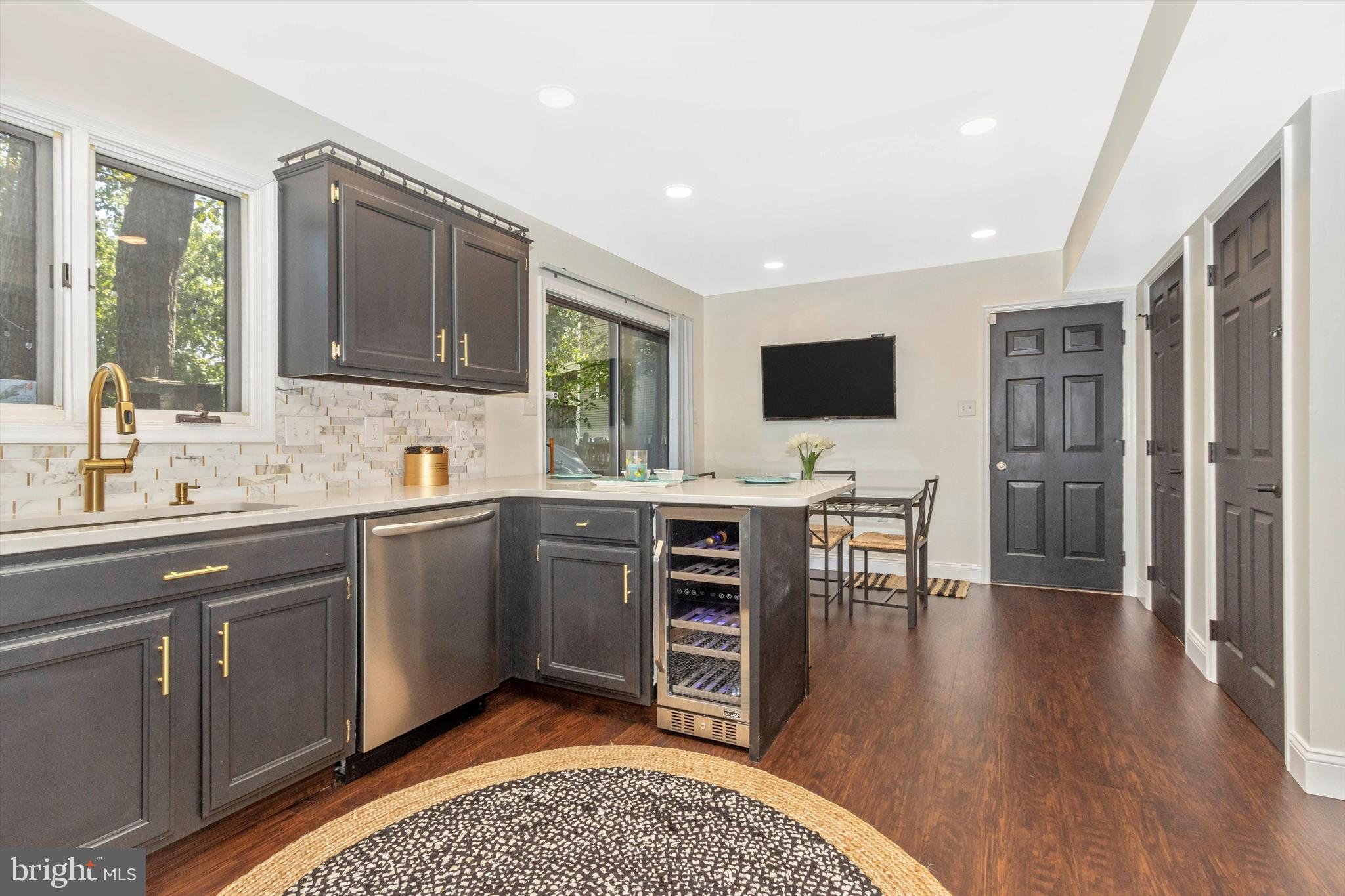 6633 East Lakeridge Road New Market, MD 21774 - Photo 16 of 64 Kitchen