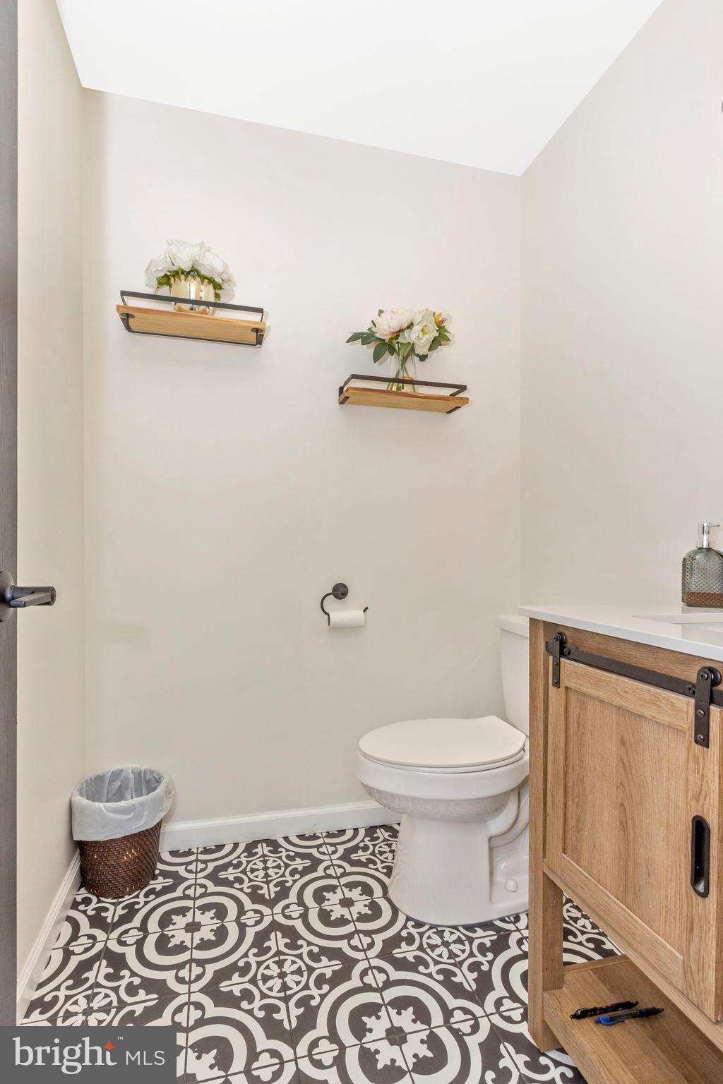 6633 East Lakeridge Road New Market, MD 21774 - Photo 19 of 64 Powder Room