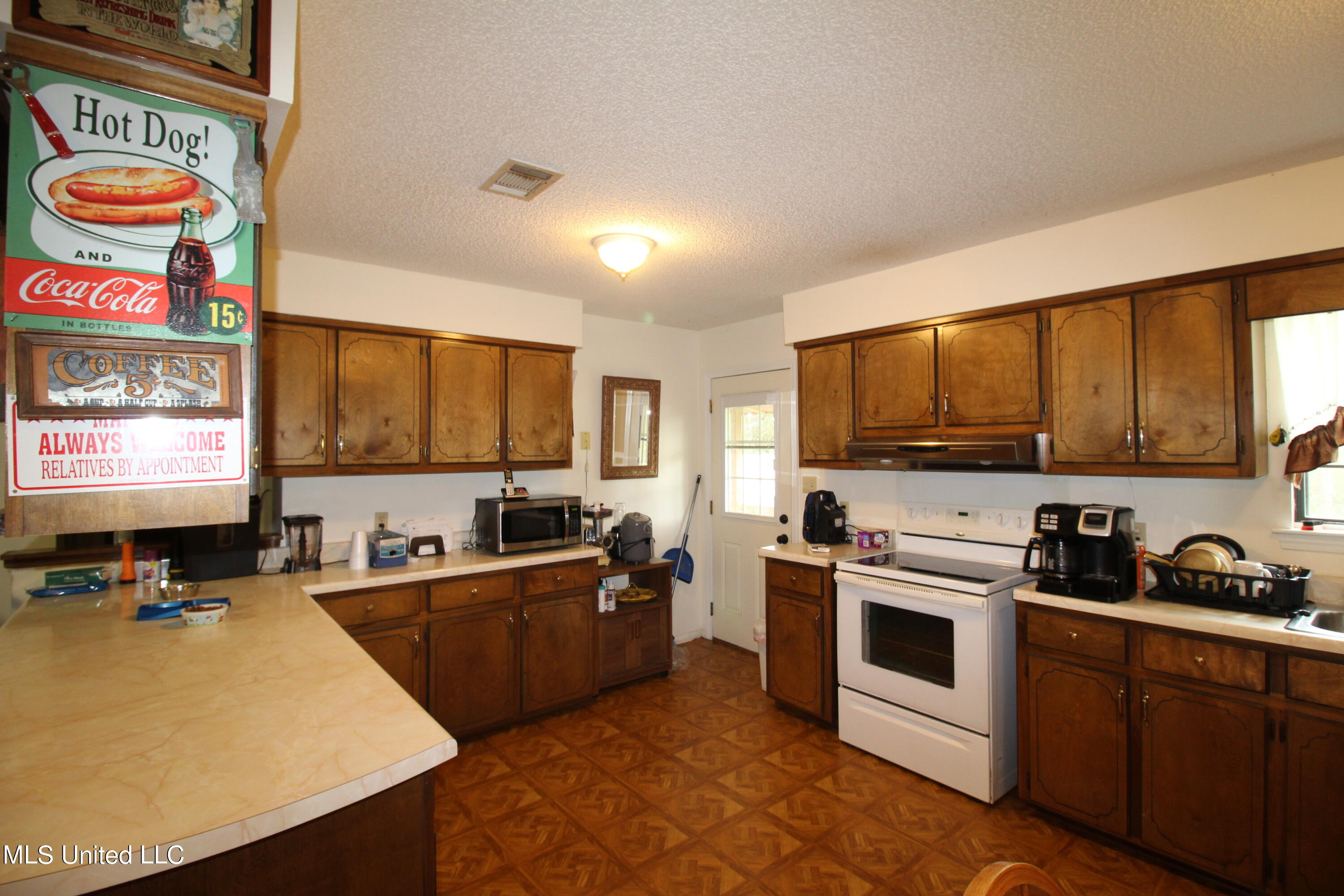 203 Will Howell Road Lucedale, MS 39452 - Photo 3 of 22 IMG_2571