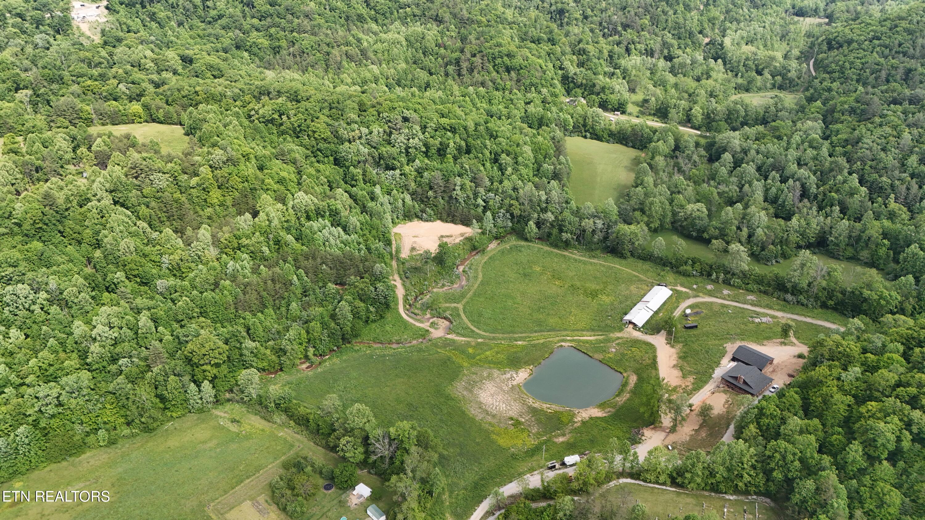 1095 Stanley Creek Road Oneida, TN 37841 - Photo 11 of 57 3sc