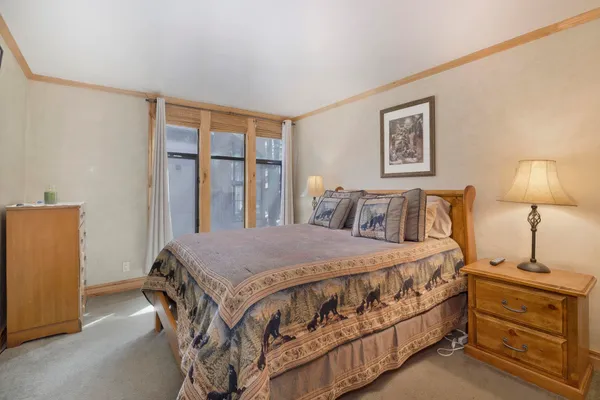 $820,000 | 2252 Meridian Boulevard, Unit 32, Mammoth Lakes, CA 93546