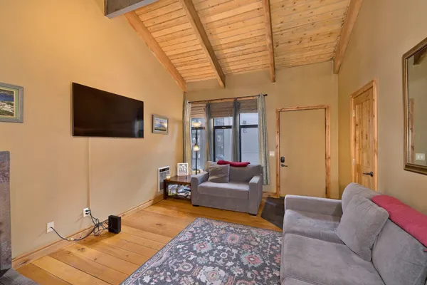 $820,000 | 2252 Meridian Boulevard, Unit 32, Mammoth Lakes, CA 93546