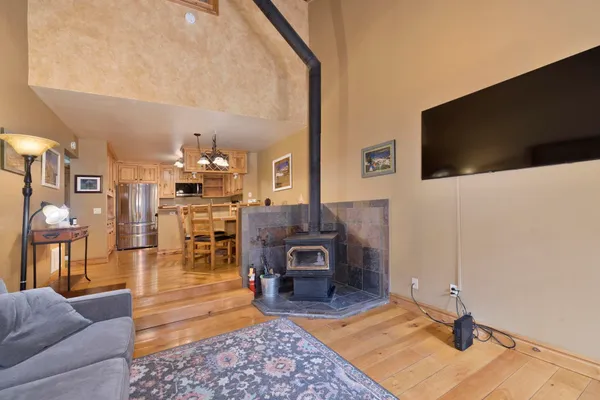 $820,000 | 2252 Meridian Boulevard, Unit 32, Mammoth Lakes, CA 93546