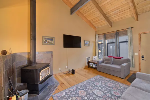 $820,000 | 2252 Meridian Boulevard, Unit 32, Mammoth Lakes, CA 93546