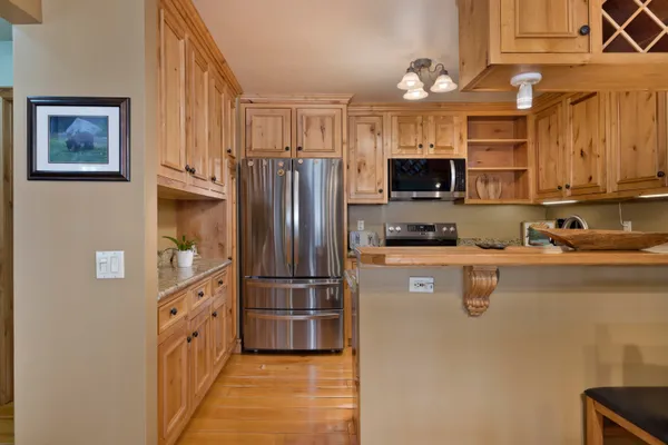 $820,000 | 2252 Meridian Boulevard, Unit 32, Mammoth Lakes, CA 93546