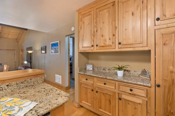 $820,000 | 2252 Meridian Boulevard, Unit 32, Mammoth Lakes, CA 93546