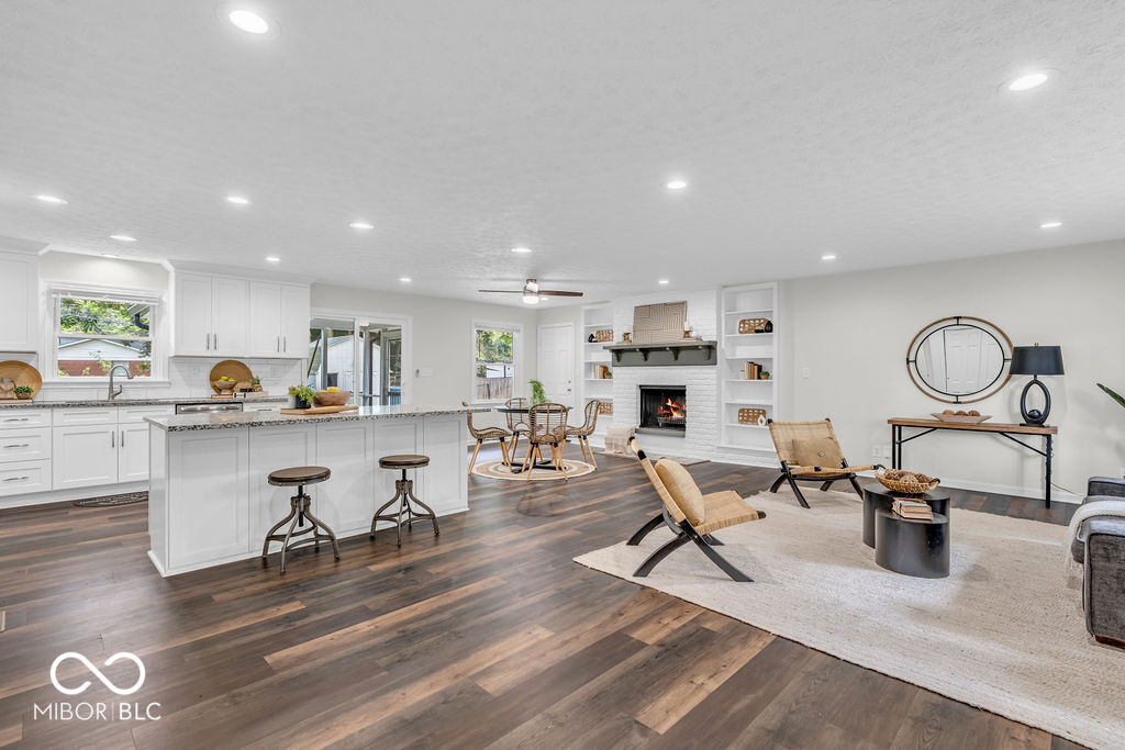 9639 Maple Drive Carmel, IN 46280 - Photo 3 of 35