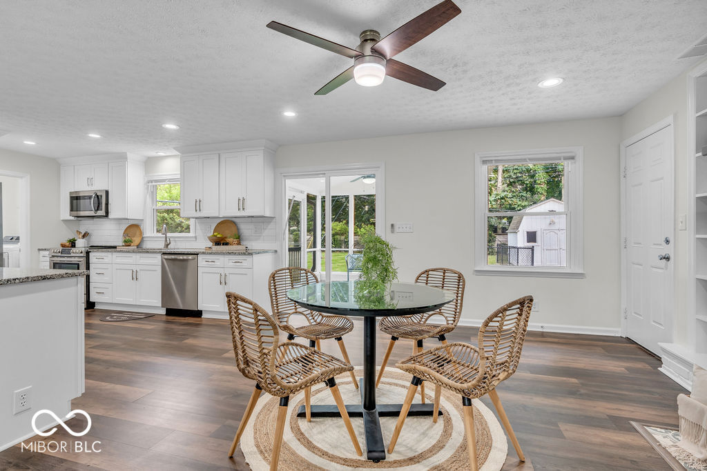 9639 Maple Drive Carmel, IN 46280 - Photo 8 of 35