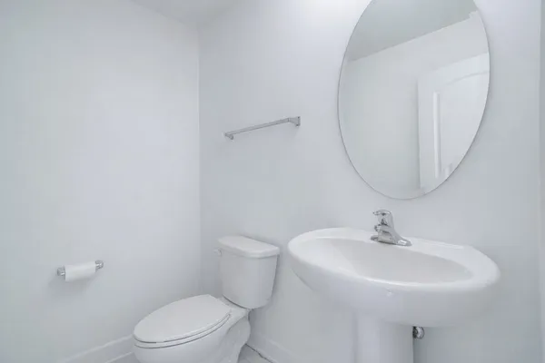 $3,300 | 667 West Hickory Street, Mundelein, IL 60060