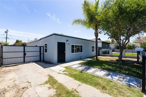 $690,000 | 208 West Caldwell Street, Compton, CA 90220