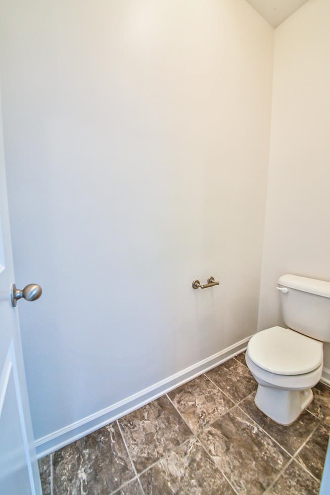 6839 Hare Pointe Bartlett, TN 38002 - Photo 20 of 35 a bathroom with a toilet