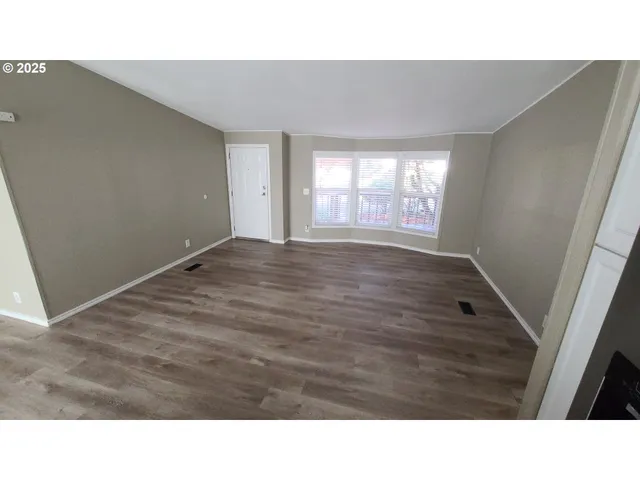 $199,000 | 15509 Southeast Mill Plain Boulevard, Unit 43, Vancouver, WA 98684