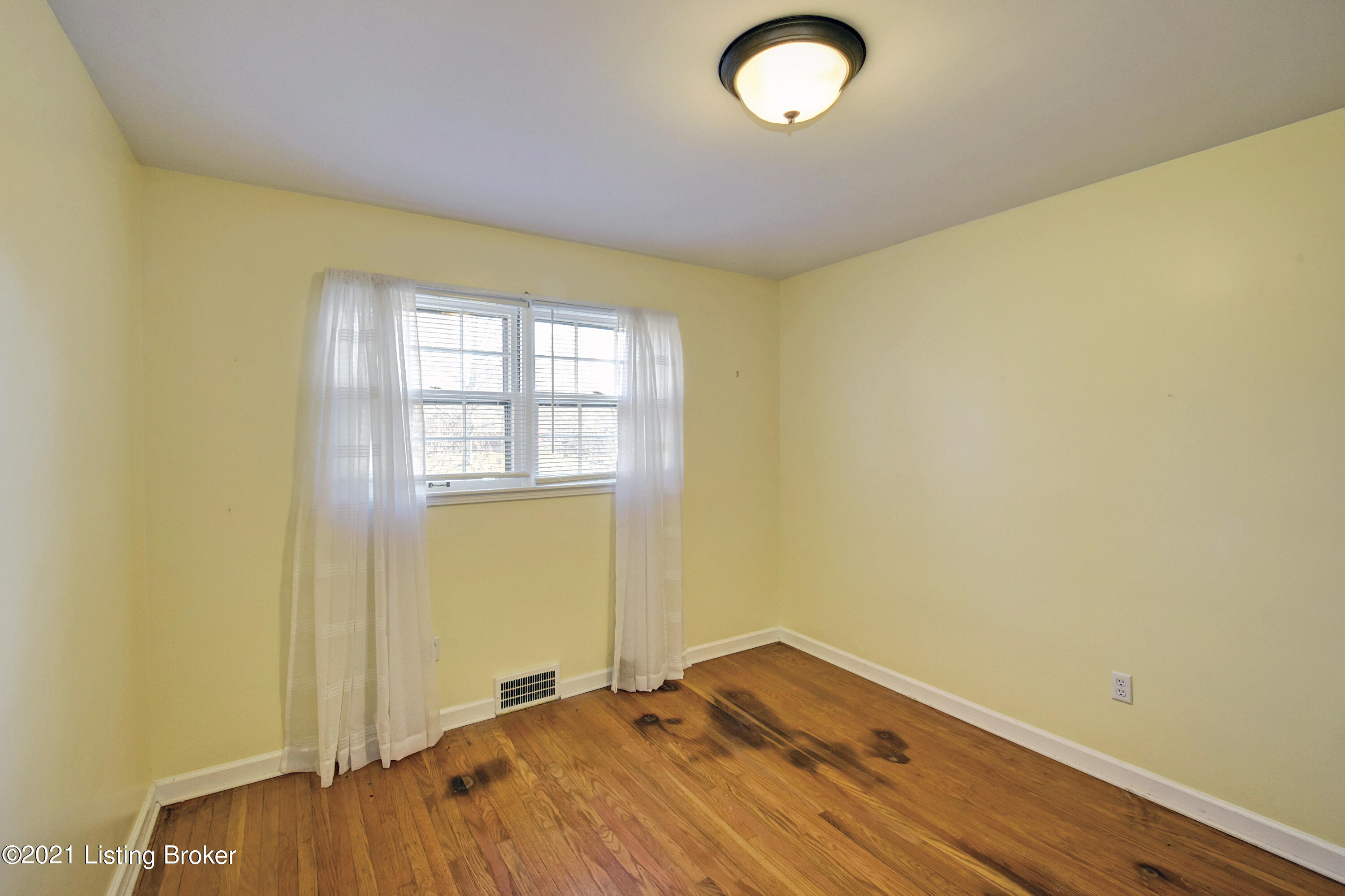 330 Brunswick Road Louisville, KY 40207 - Photo 21 of 32 Bedroom