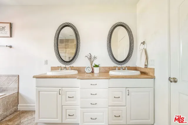 $1,998,000 | 3942 Glenridge Drive, Sherman Oaks, CA 91423