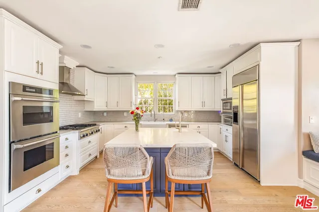 $1,998,000 | 3942 Glenridge Drive, Sherman Oaks, CA 91423