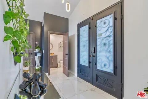 $2,400,000 | 4854 Brewster Drive, Tarzana, CA 91356