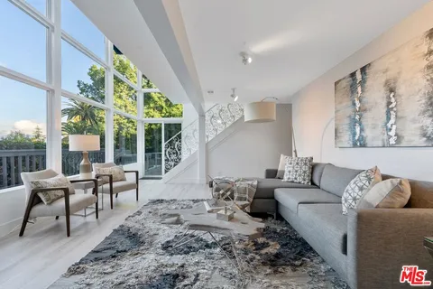 $2,400,000 | 4854 Brewster Drive, Tarzana, CA 91356