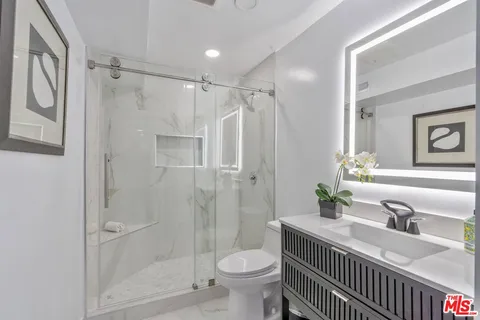 a view of yard with entertaining space