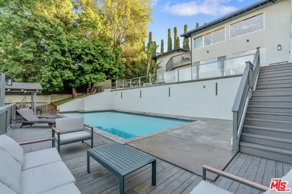$2,299,000 | 4854 Brewster Drive, Tarzana, CA 91356