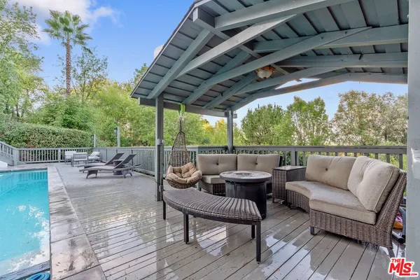 $2,299,000 | 4854 Brewster Drive, Tarzana, CA 91356