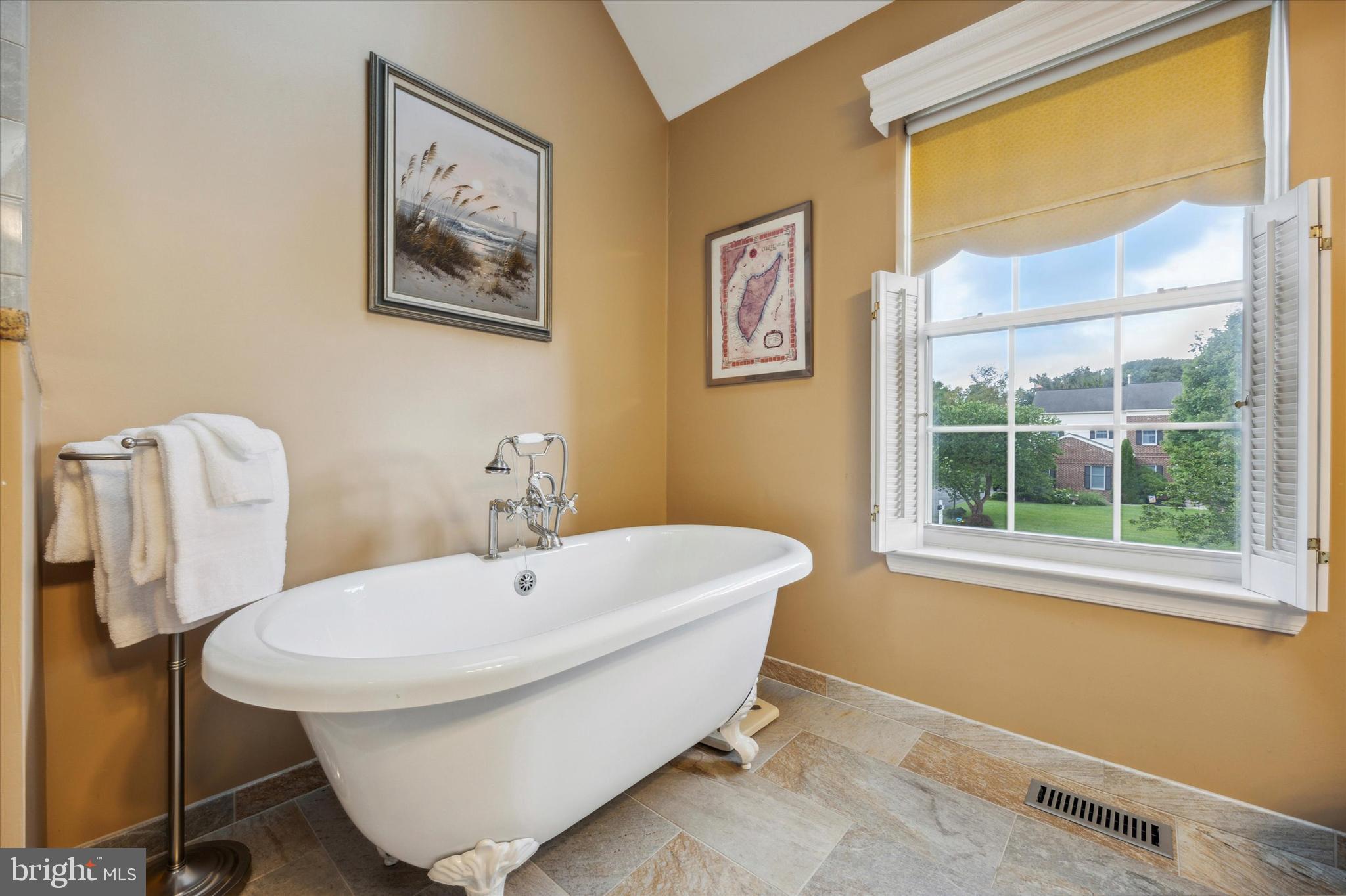 402 Sunny Ridge Road Gilbertsville, PA 19525 - Photo 35 of 52 Owners Bath
