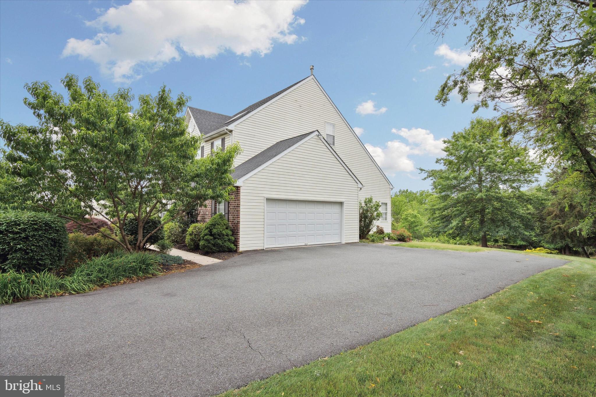 402 Sunny Ridge Road Gilbertsville, PA 19525 - Photo 4 of 52 2-car Garage