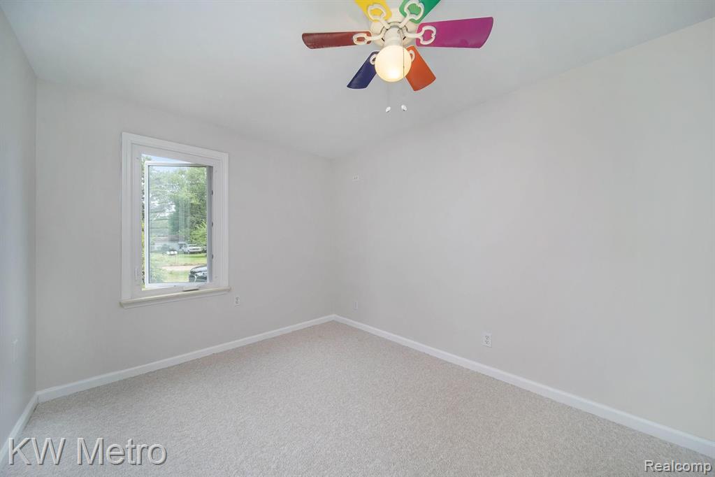 2864 Grant Road Rochester Hills, MI 48309 - Photo 14 of 39