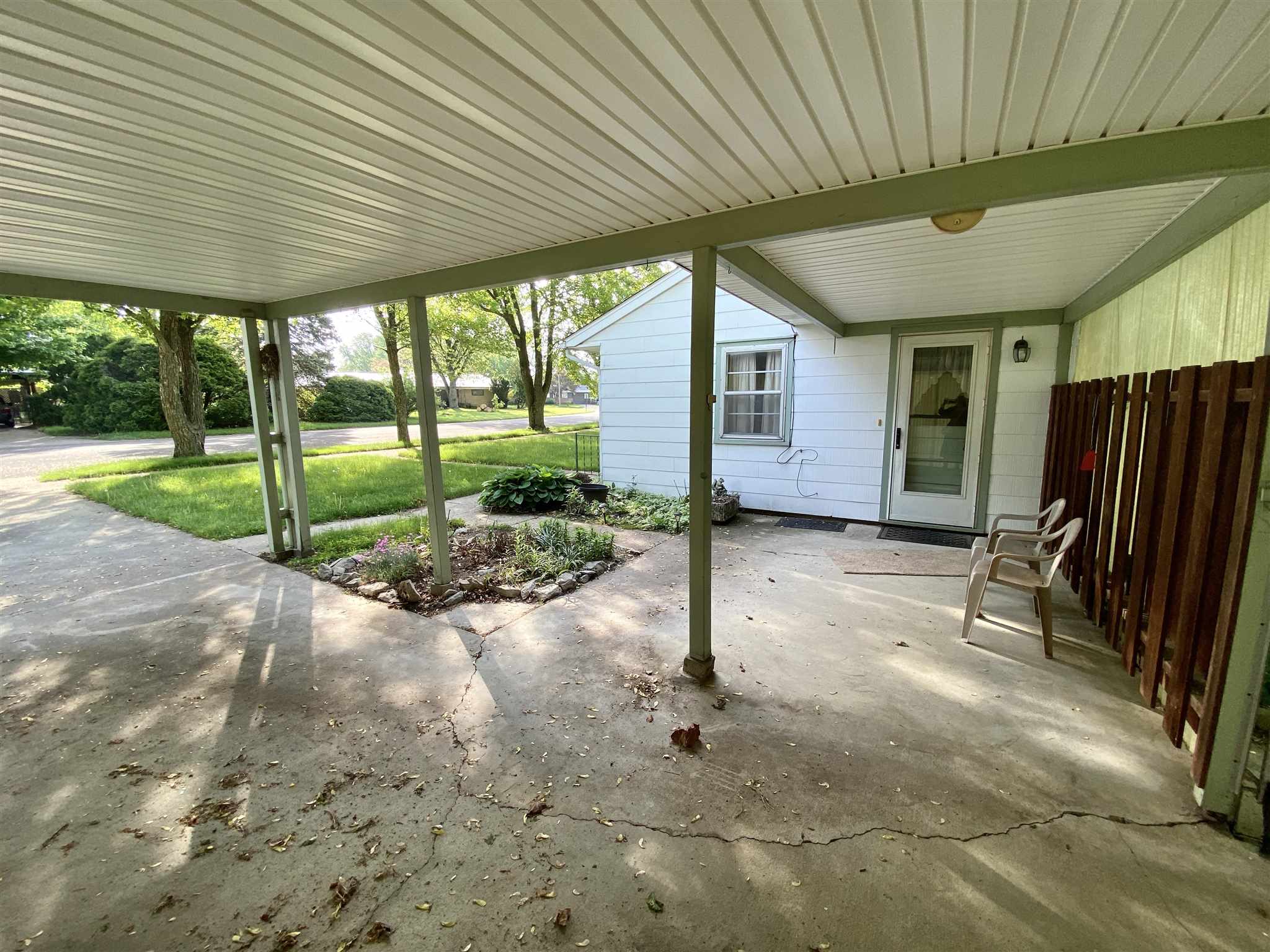 1606 Sunset Drive Rochester, IN 46975 - Photo 3 of 18