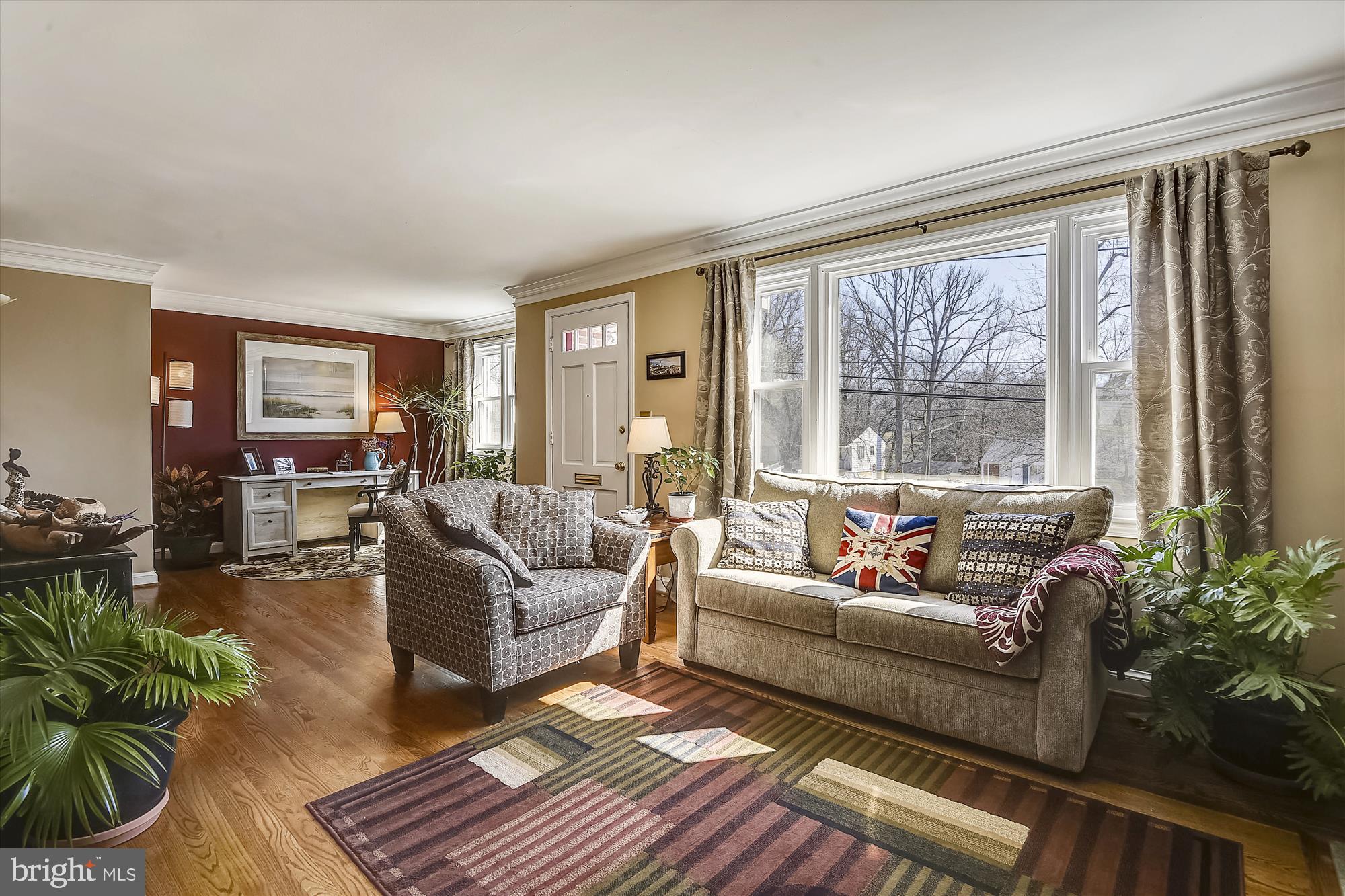 2909 Plyers Mill Road Silver Spring, MD 20902 - Photo 2 of 30 Living Room