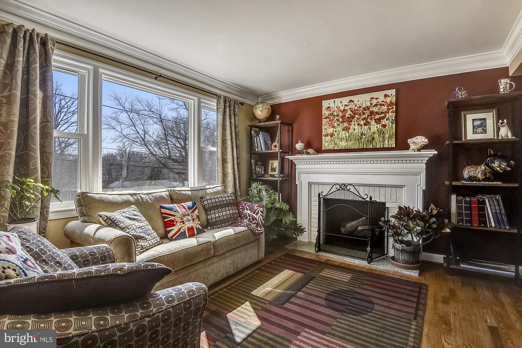 2909 Plyers Mill Road Silver Spring, MD 20902 - Photo 3 of 30 Living Room