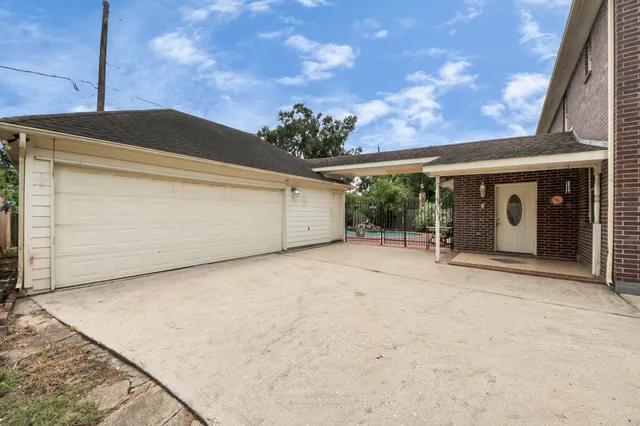 $575,000 | 11023 Maize Lane, Houston, TX 77041