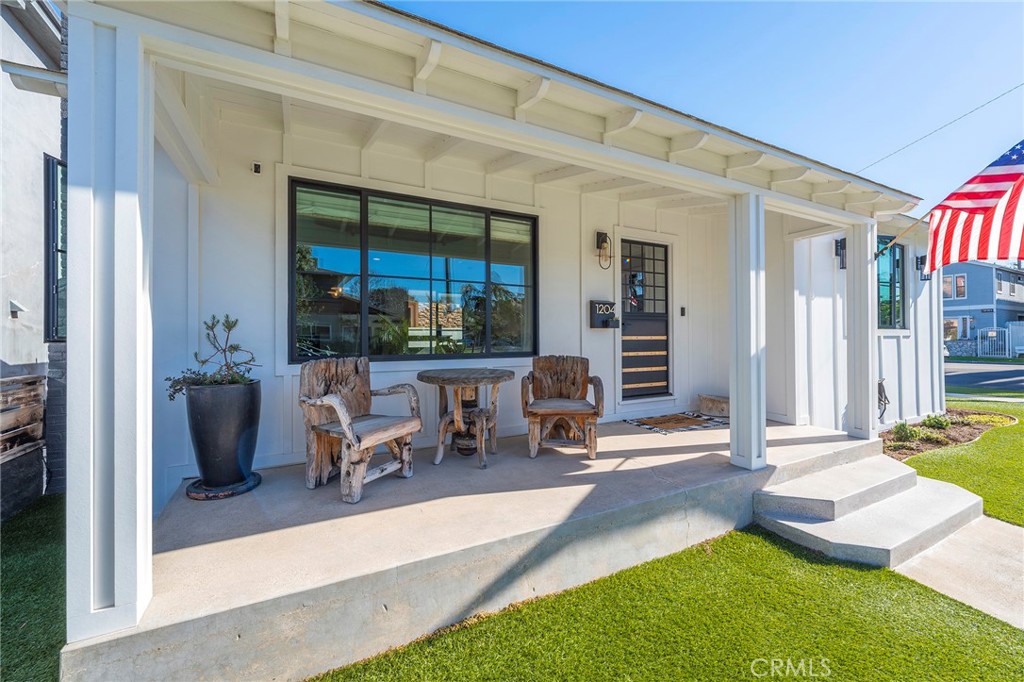 1204 Pecan Avenue Huntington Beach, CA 92648 - Photo 1 of 28