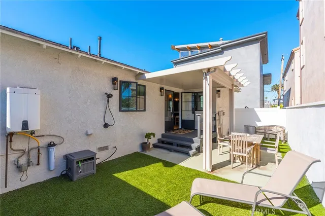 $5,500 | 1204 Pecan Avenue, Huntington Beach, CA 92648