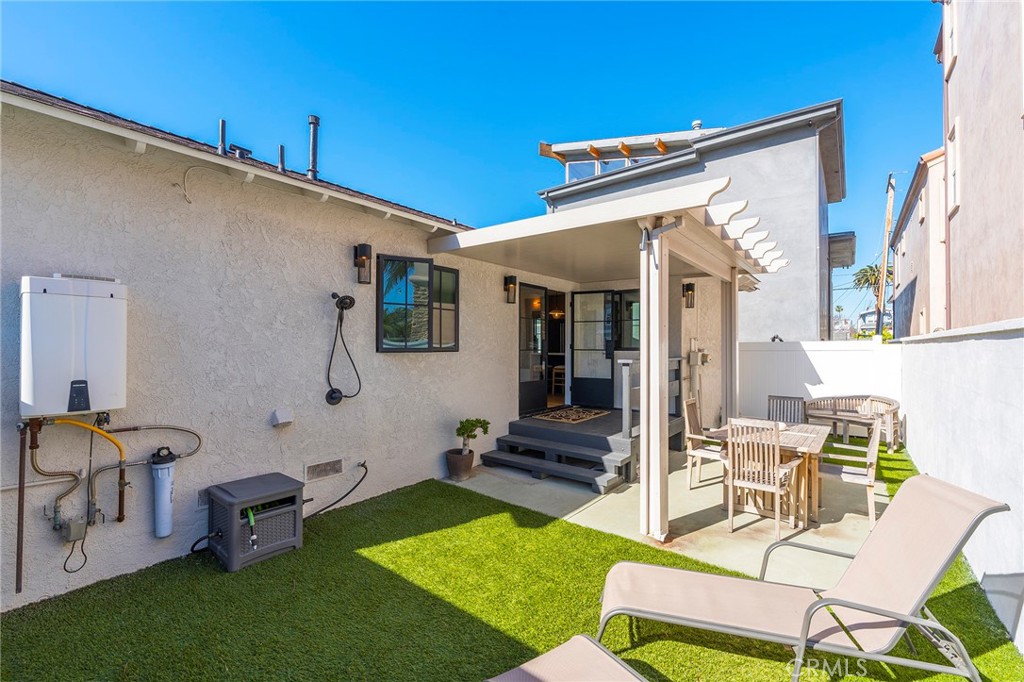 1204 Pecan Avenue Huntington Beach, CA 92648 - Photo 21 of 28