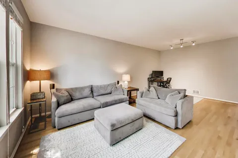 $550,000 | 1195 Georgetown Way, Vernon Hills, IL 60061