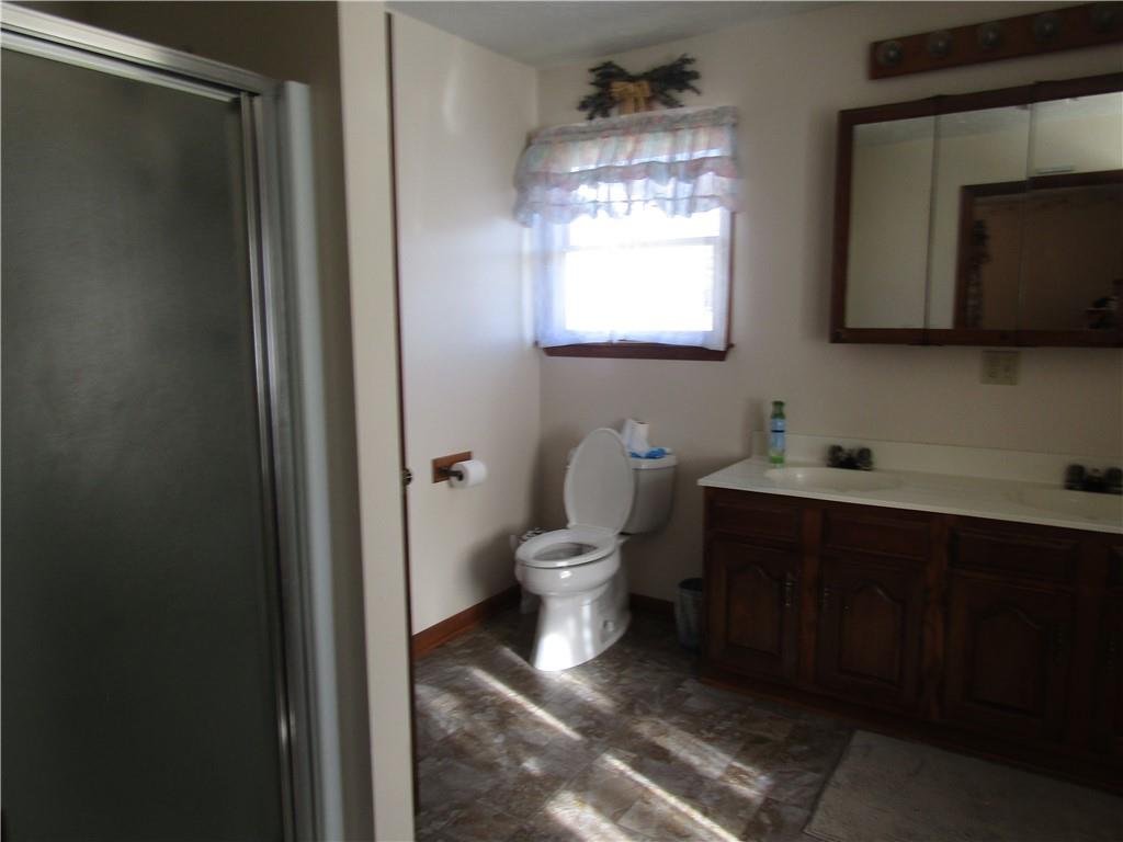 207 Morley Road Dilliner, PA 15327 - Photo 15 of 22 masterbath