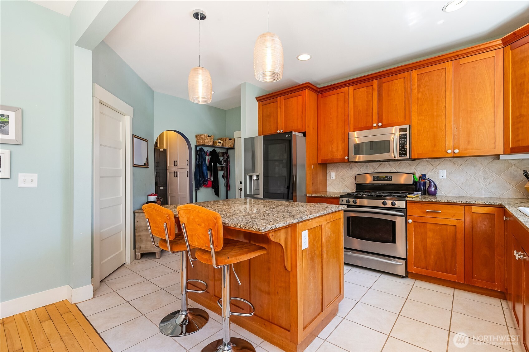805 11th Street Bellingham, WA 98225 - Photo 5 of 35