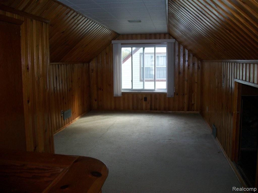 3722 Durham Road Royal Oak, MI 48073 - Photo 5 of 18 010.JPG